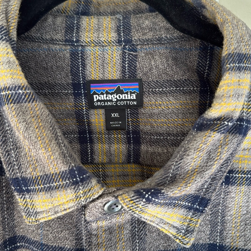 Patagonia Men’s Flannel Shirt - Picture 2 of 4